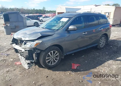 2015 Nissan Pathfinder S z USA, uszkodzony, nr VIN 5N1AR2MN8FC715915
